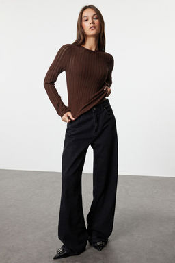 Koyu Kahverengi Transparan Triko Gorunumlu Kumas Regular Boy Bisiklet Yaka Orme Bluz TWOAW24BZ00094