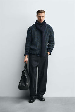 VOLUME TEXTURED JUMPER