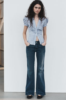 TRF BOOTCUT LOW-RISE JEANS