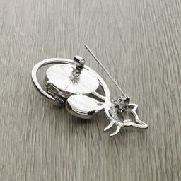 Брошь "Котенька" со вставками из гелиотиса