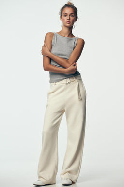 RIBBED HALTER TOP