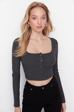 Antrasit Dugme Detayl? Kare Yaka Fitted/Vucuda Oturan Fitilli Esnek Crop Orme Bluz TWOAW23BZ00384
