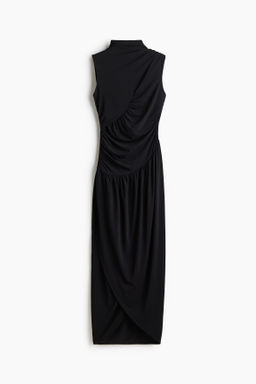 Vestido drapeado con cuello perkins