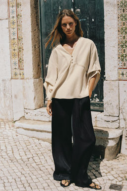 CAMISA OVERSIZE CON LINO PESPUNTES CONTRASTE / Beige claro
