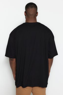 Buyuk Beden Siyah Oversize/Genis Kesim Rahat Basic %100 Pamuklu T-Shirt TMNSS23TS00139