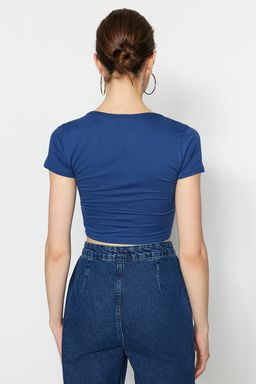 Trendyolmilla Siyah Fitted/Vucuda Oturan Kruvaze Yaka Crop Viskoz Esnek Orme Bluz TWOSS22BZ0536  фото 6