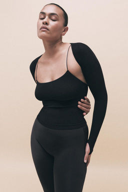 SEAMLESS STRAPPY TOP