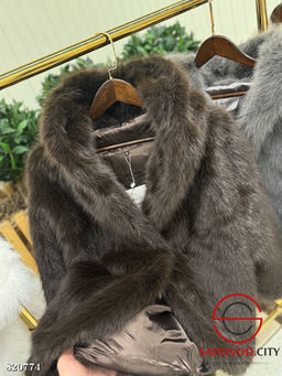 Шуба женская с капюшоном - Bruno фото 5