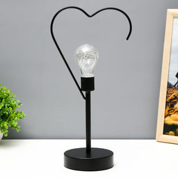 Ночник настольный Сердце LED от батареек 3хААА черный 11?16.5?36.4 см RISALUX