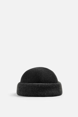 CONTRAST SHORT HAT