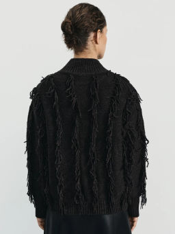 Свитер из фактурной пряжи / Zarina