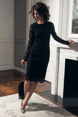 Платье кружевное приталенное миди