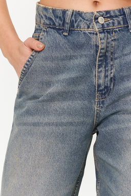 TRENDYOLMILLA Koyu Mavi Soluk Efektli Vintage Dusuk Bel Skater Jeans TWOSS24JE00052  фото 4