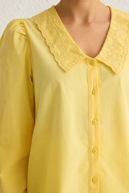 TRENDYOLMILLA Beyaz Yakas? Islemeli Nak?s Detayl? Regular Normal Kal?p Pamuklu Dokuma Gomlek TWOAW21GO0005  фото 4