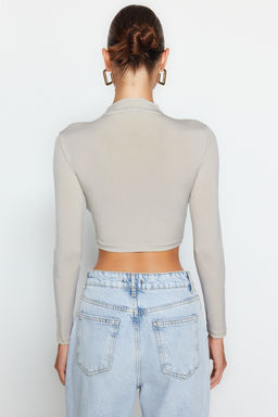 Ac?k Tas Dik Yaka Anvelop Kapama Drapeli Crop Bluz TWOAW24BZ00164