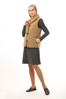 Жилет арт.1217-11/пуг.воротник ТАРА Камель - Altro фото 2