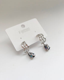 Стильные серьги