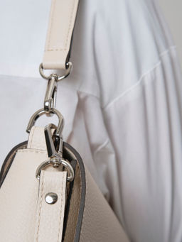 Сумка кожаная Azaro 30741 светлый крем