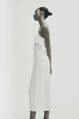 Vestido lencero con volantes