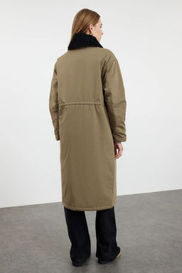 Haki Regular Kal?p Pelus Yaka Detayl? Ici Kapitone Astarl? Uzun K?sl?k Parka Mont TWOAW25MO00098