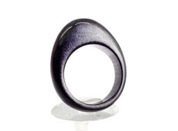 Перстень крупный из кошачьего глаза фиолетовый размер 19