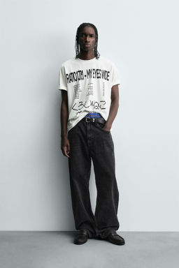 T-SHIRT WITH GRAPHIC TEXT