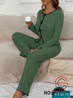 Женская пижама костюм (кофта и штаны)