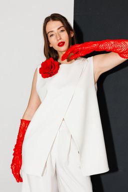 Жилет NIKVA н543-1 молоко  фото 2