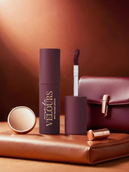 Новинка Vivienne Sabo Муссовая помада для губ Muse de velours тон 08 вишневый