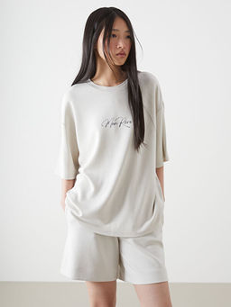 Bisiklet Yaka Bask?l? Oversize Kad?n Ti??rt