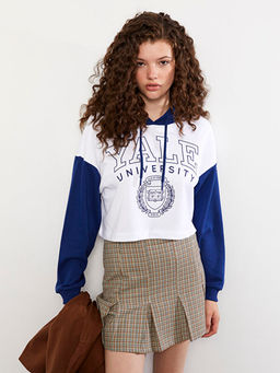 Kap??onlu Bask?l? Uzun Kollu Kad?n Sweatshirt