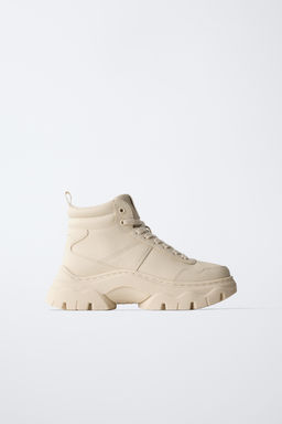 CHUNKY HIGH-TOP SNEAKERS