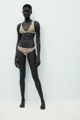 MESH LACE TRIANGLE BRA