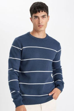 Standart Fit Normal Kesim Bisiklet Yaka Cizgili Triko Kazak