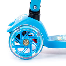 Самокат детский 57х25,7х75см, полипропилен, складная ручка, светящиеся колеса, с наклейкой V1, голубой (Китай)