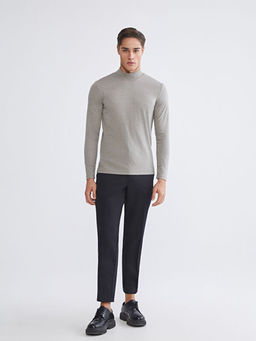 Dik Yaka Erkek Sweatshirt