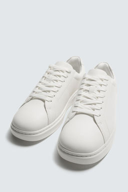 ZAPATILLA VOLUMEN MONOCOLOR / Blanco