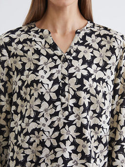 Ka??k Yaka ?i?ekli Bluz