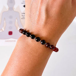 Браслет "Муладхара" из камней для проработки первой чакры регулируемый от 15 см