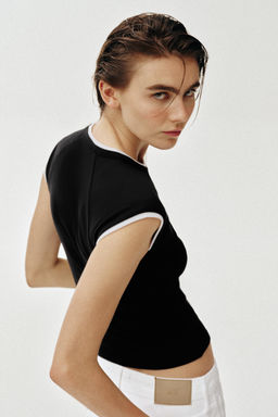 CAMISETA EFECTO DOBLE MANGA CORTA / Negro - Zara фото 4