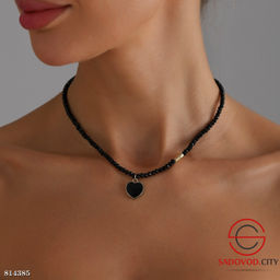 Минималистичное колье-чокер из чёрных бусин