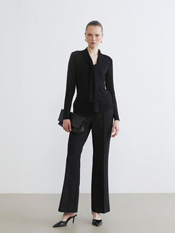 ?al Yaka Parlak G?r?n?ml? Bluz