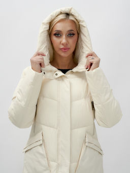 Пальто утепленное стеганное зимнее с капюшоном женское бежевого цвета 9639B - Mtforce фото 13