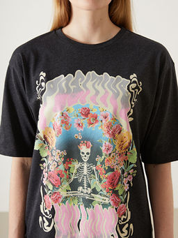 Bisiklet Yaka Bask?l? Oversize Kad?n Ti??rt