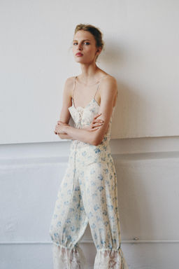 TOP ESTAMPADO FLORES ENCAJE / Crudo / Azul - Zara фото 2