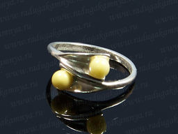 Кольцо посеребрененное с янтарём парочка шарик 4мм молочный Радуга камня