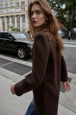 SHOULDER PAD COAT WITHOUT LAPELS - Zara фото 4
