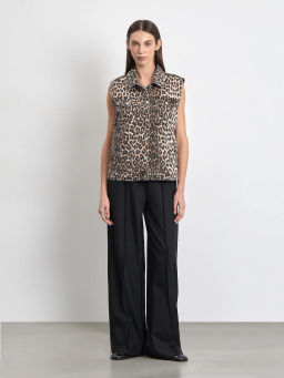 ЕМКА / Джинсовый жилет с леопардовым принтом - Emka фото 5