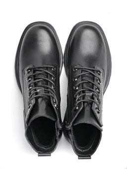 Ботинки Ионесси