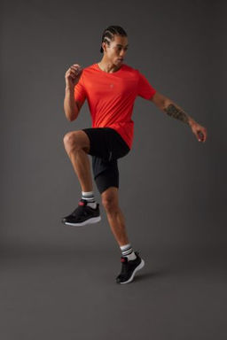 DeFactoFit Slim Fit Dar Kesim Sporcu Taytl? Dokuma Sort